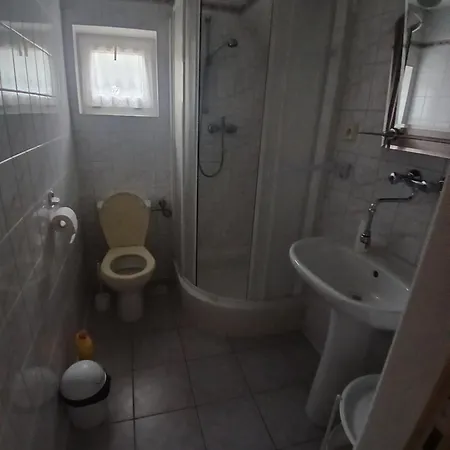 Na Kaszubach Z Wlasna Linia Brzegowa Nad Jeziorem 4 Sypialnie ,ryby,grzyby * Zgorzale